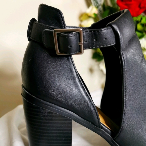 NWT Revamped boot - Picture 8 of 11